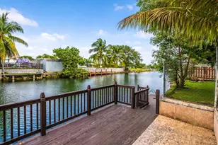 10981 SW 44th St, Miami, FL 33165 - Photo 2