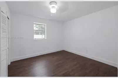 10981 SW 44th St, Miami, FL 33165 - Photo 14