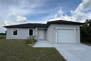 1048 Jay Ct, Labelle, FL 33935 - Photo 2