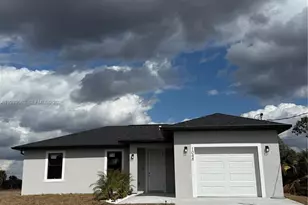 1048 Jay Ct, Labelle, FL 33935 - Photo 1