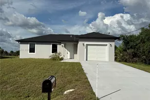 1048 Jay Ct, Labelle, FL 33935 - Photo 4