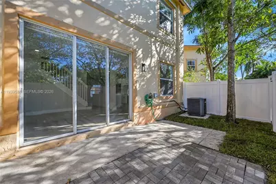 884 NW 170th Ter, Pembroke Pines, FL 33028 - Photo 32
