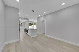 884 NW 170th Terrace, Pembroke Pines, FL 33028 - Photo 4