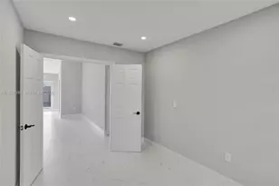 5314 SW 140th Pl, Miami, FL 33175 - Photo 8