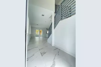 116 NW 10th St #A, Hallandale Beach, FL 33009 - Photo 6