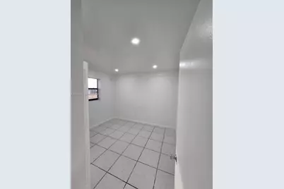 2727 NW 17th Ter #404, Miami, FL 33125 - Photo 4