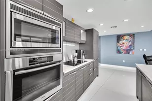 200 Biscayne Blvd Way, Miami, FL 33131 - Photo 10