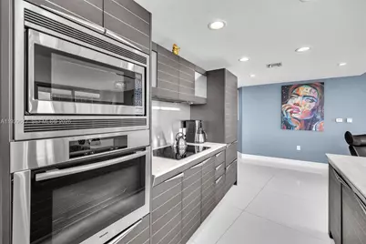200 Biscayne Boulevard Way #4202, Miami, FL 33131 - Photo 6