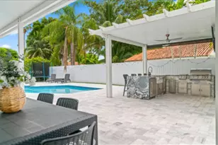 20051 NW 64th Pl, Hialeah, FL 33015 - Photo 18