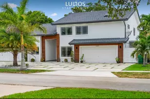 20051 NW 64th Pl, Hialeah, FL 33015 - Photo 2
