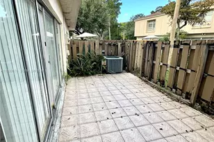 8253 NW 8th Pl, Plantation, FL 33324 - Photo 14