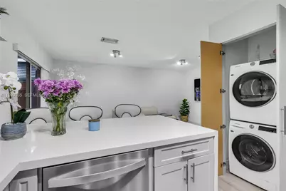 10718 NW 87th Ct #10718, Hialeah Gardens, FL 33018 - Photo 8