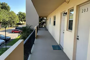 200 Ashbury Rd, Hollywood, FL 33024 - Photo 6