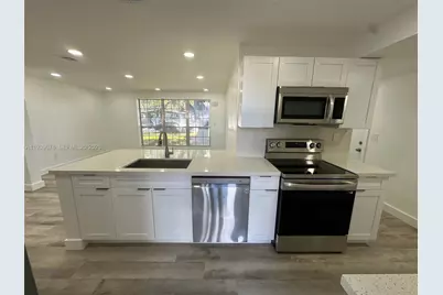 1521 NE 43rd Ct, Pompano Beach, FL 33064 - Photo 4