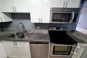 10425 SW 112th Ave, Miami, FL 33176 - Photo 4