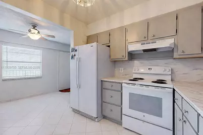 13450 SW 3rd St #408D, Pembroke Pines, FL 33027 - Photo 8