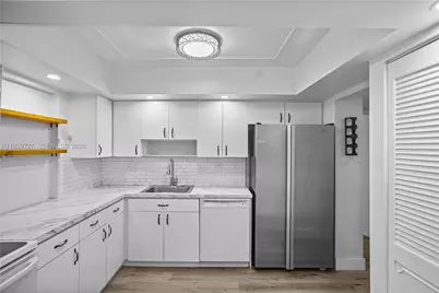 2101 Atlantic Shores Blvd #107, Hallandale Beach, FL 33009 - Photo 8