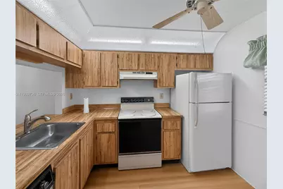 10409 NW 11th St #105, Pembroke Pines, FL 33026 - Photo 8
