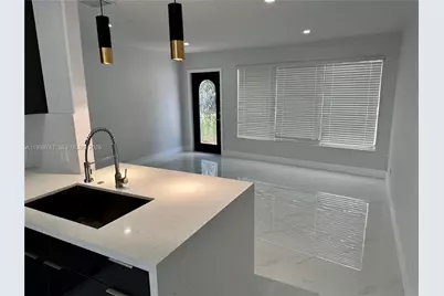 1649 NE 30th Ct, Pompano Beach, FL 33064 - Photo 4