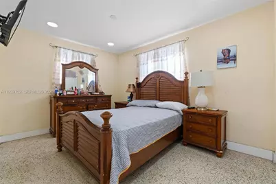 325 SE 9th Ave, Hialeah, FL 33010 - Photo 18