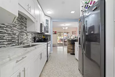 325 SE 9th Ave, Hialeah, FL 33010 - Photo 8