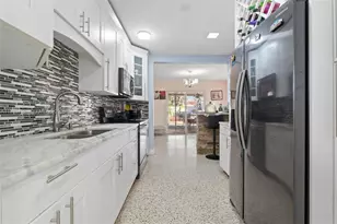 325 SE 9th Ave, Hialeah, FL 33010 - Photo 8