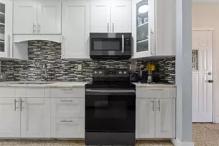 325 SE 9th Ave, Hialeah, FL 33010 - Photo 10
