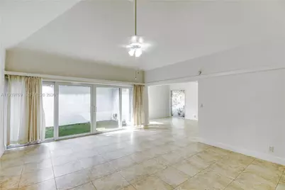 4806 Banyan Ln, Tamarac, FL 33319 - Photo 14