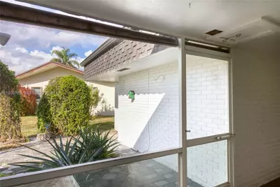 4806 Banyan Ln, Tamarac, FL 33319 - Photo 10