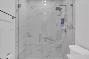 2490 NW 44th St, Miami, FL 33142 - Photo 24