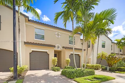 4631 Mediterranean Cir, Palm Beach Gardens, FL 33418 - Photo 2