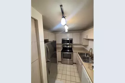 185 SE 14th Ter #603, Miami, FL 33131 - Photo 10