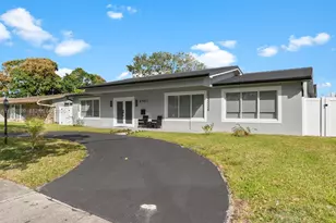 4901 Grant St, Hollywood, FL 33021 - Photo 2