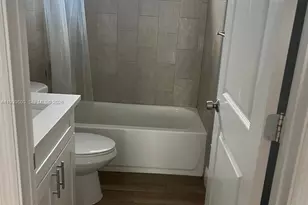 1221 NE 9th St, Pompano Beach, FL 33060 - Photo 8