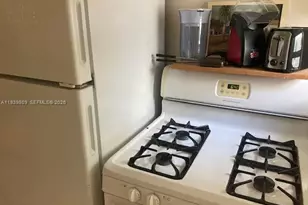 653 Michigan Ave, Miami Beach, FL 33139 - Photo 12