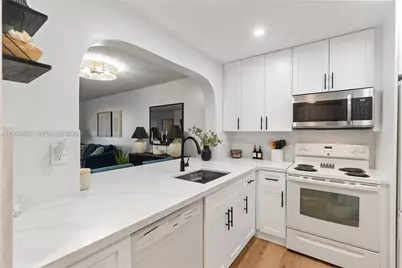 10875 SW 112th Ave #218, Miami, FL 33176 - Photo 12