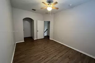 721 SW 107th Ave, Pembroke Pines, FL 33025 - Photo 12