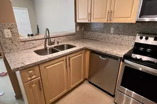 721 SW 107th Ave, Pembroke Pines, FL 33025 - Photo 4