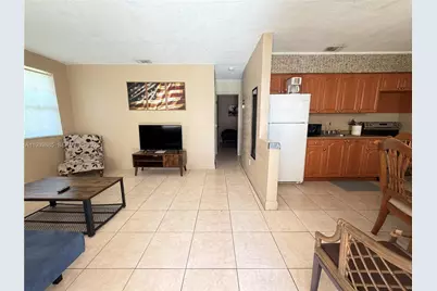 212 SW 2nd Ter #2, Dania Beach, FL 33004 - Photo 2