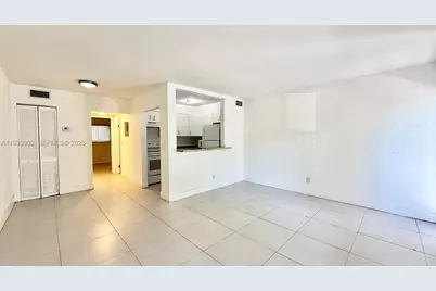 42 SW 14th St #203, Dania Beach, FL 33004 - Photo 6