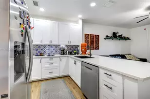 5737 NW 114th Path, Doral, FL 33178 - Photo 16