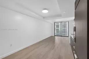 55 SW 9th St, Miami, FL 33130 - Photo 18