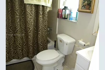 7527 SW 7th Ct, North Lauderdale, FL 33068 - Photo 20