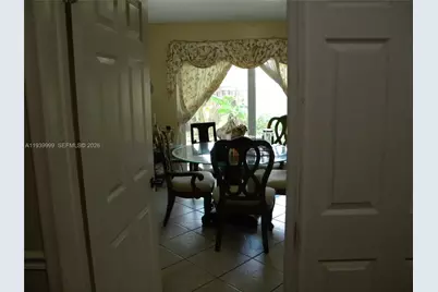 7527 SW 7th Ct, North Lauderdale, FL 33068 - Photo 24