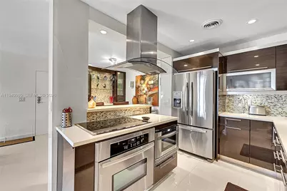 6261 Bay Club Dr #4, Fort Lauderdale, FL 33308 - Photo 6