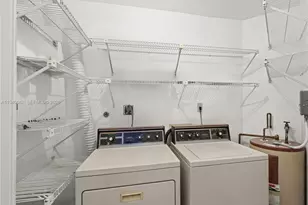 10249 NW 9th St Cir, Miami, FL 33172 - Photo 26