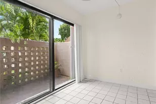10249 NW 9th St Cir, Miami, FL 33172 - Photo 12