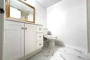 10249 NW 9th St Cir, Miami, FL 33172 - Photo 14