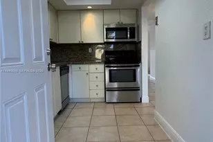 8650 SW 109th Ave, Miami, FL 33173 - Photo 6