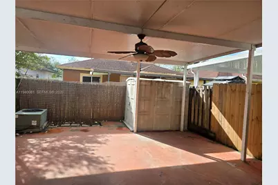 1564 SW 2nd St, Homestead, FL 33030 - Photo 12